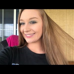 Meet your Posher, Jillian